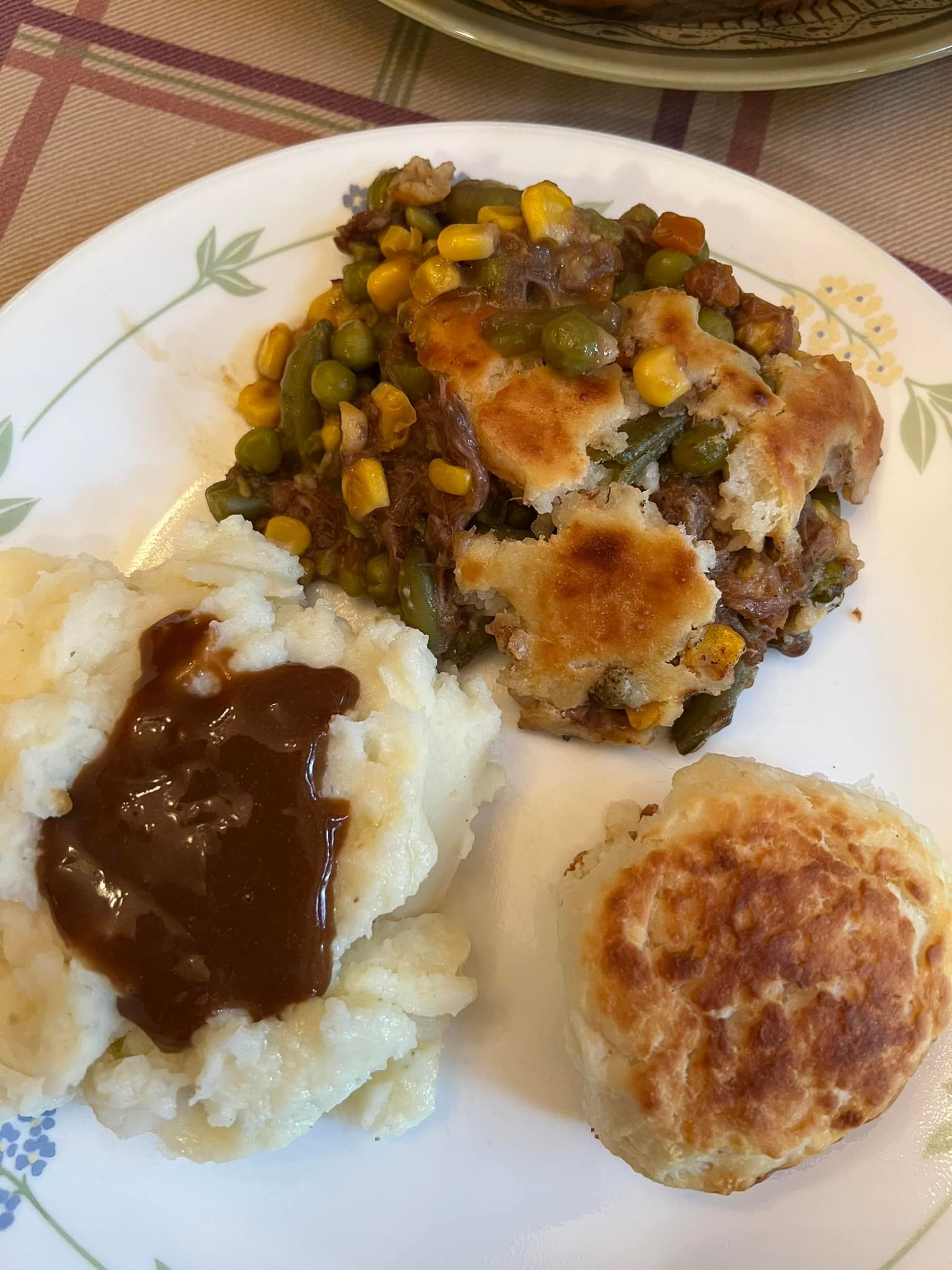 Homestyle Beef Pot Pie: A Comforting Taste of Country Cooking