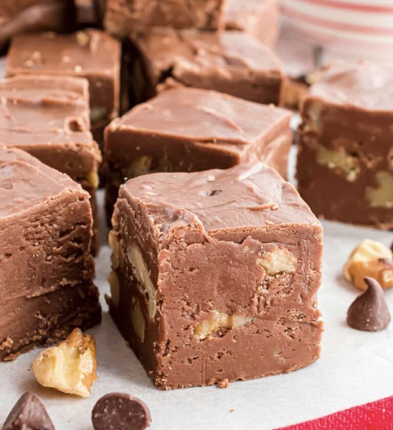 Old Fashioned Fantasy Fudge (Classic Christmas Recipe)